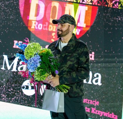 autor książki makabrama z kwiatami