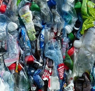 plastic-bottles-115077-1920-1800x644-c